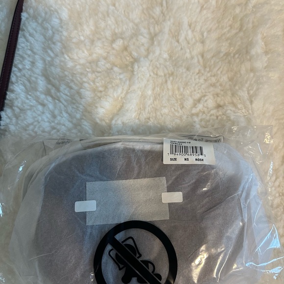 Michael Kors Rose small quilted crossbody Bag with Gold Chain in Merlot - Picture 4 of 9